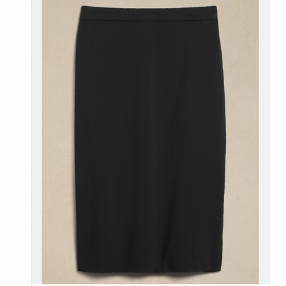BRAND NEW Banana Republic Black Pencil Skirt in Size 2